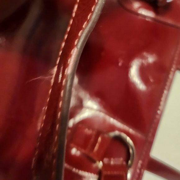 Vintage Textured Deep Red Vegan Patent Leather Liz Claiborne Tote - Picture 16 of 17